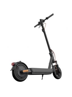 Patinete Eléctrico Xiaomi Scooter 5 en uso urbano
